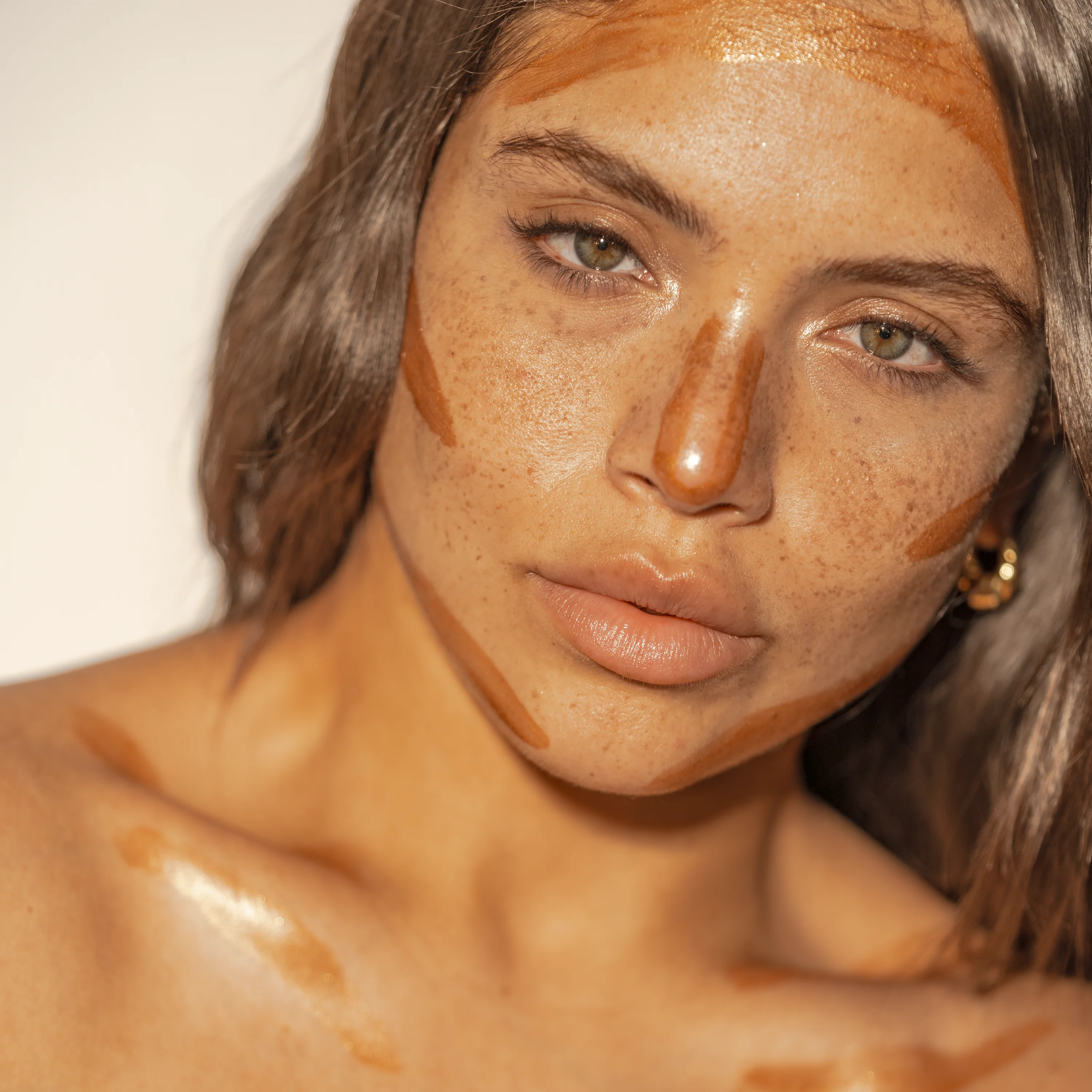 Dolce Glow by Isabel Alysa Contour Self-Tanning Sculpt + Glow - Image 5