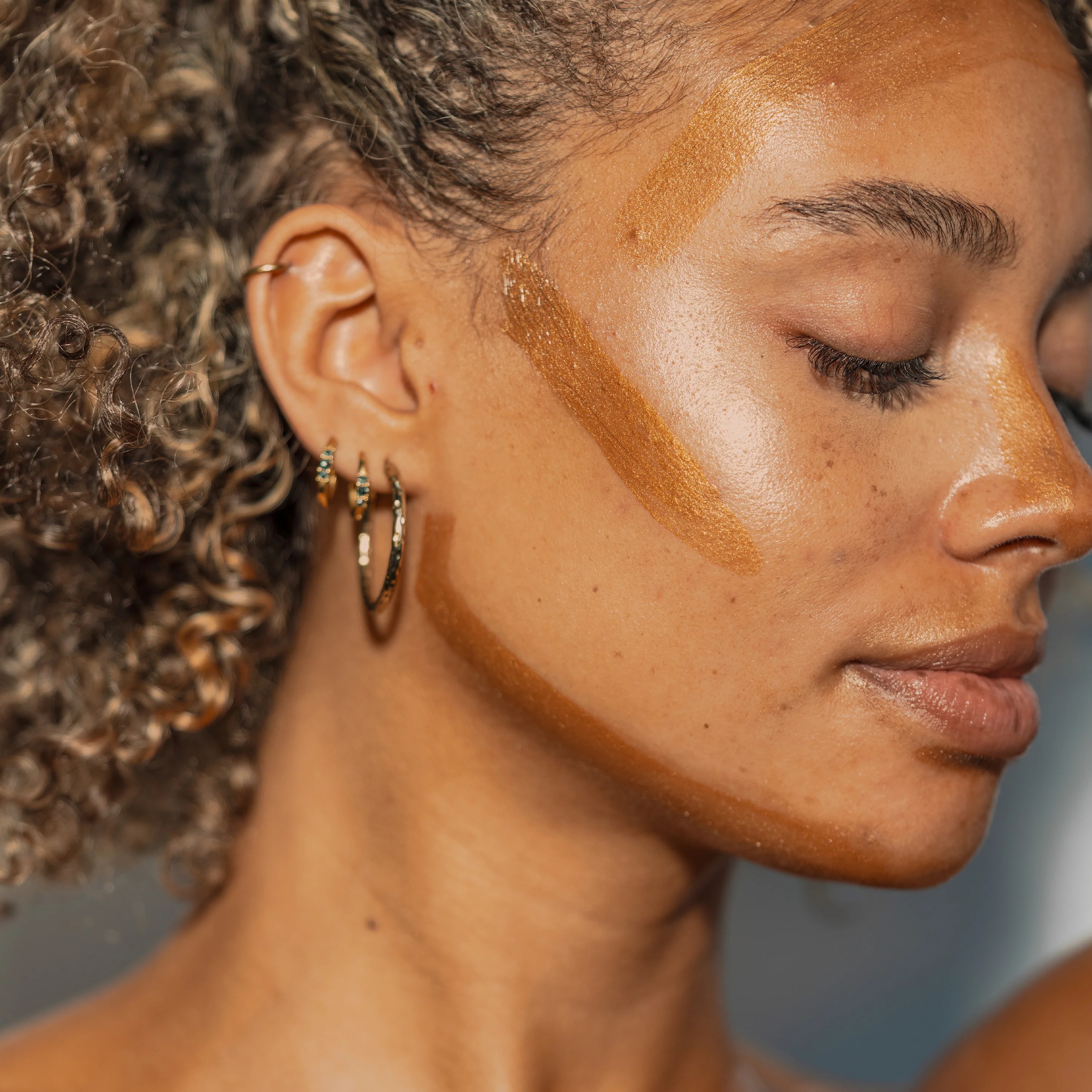 Dolce Glow by Isabel Alysa Contour Self-Tanning Sculpt + Glow - Image 9